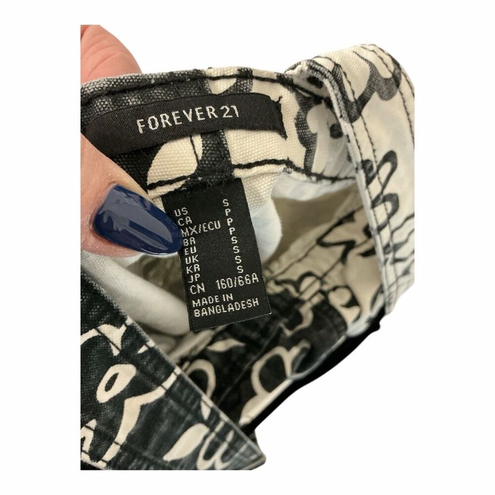 NWOT Forever 21 Women Size Small Black White Colorblock Floral Overalls Jumpsuit - Picture 5 of 5